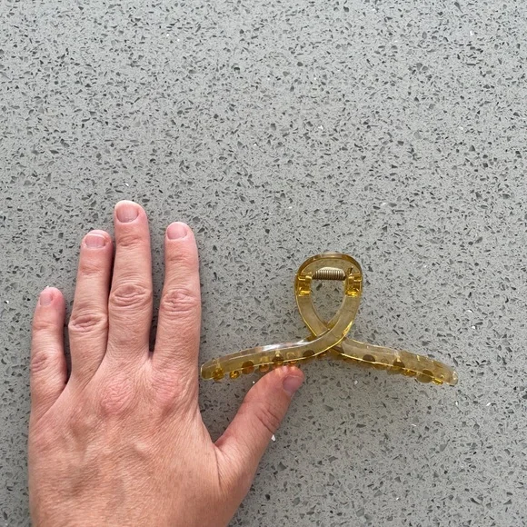 Hair Clip - Picture 3 of 3